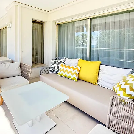 Elegant 2 Bedroom With Parking Apartamento Cannes
