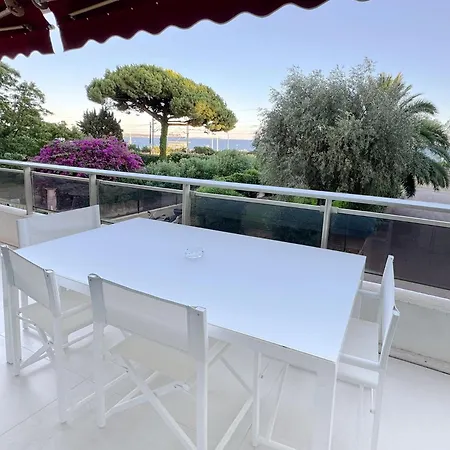 Апартаменты Elegant 2 Bedroom With Parking Канны