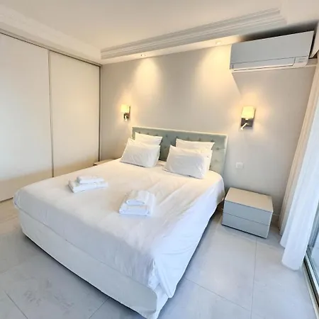 Elegant 2 Bedroom With Parking