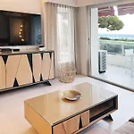 Elegant 2 Bedroom With Parking Appartement Cannes