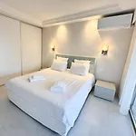 Elegant 2 Bedroom With Parking