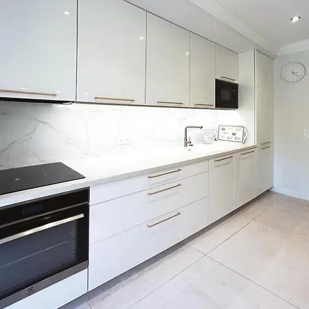 Elegant 2 Bedroom With Parking * 戛纳